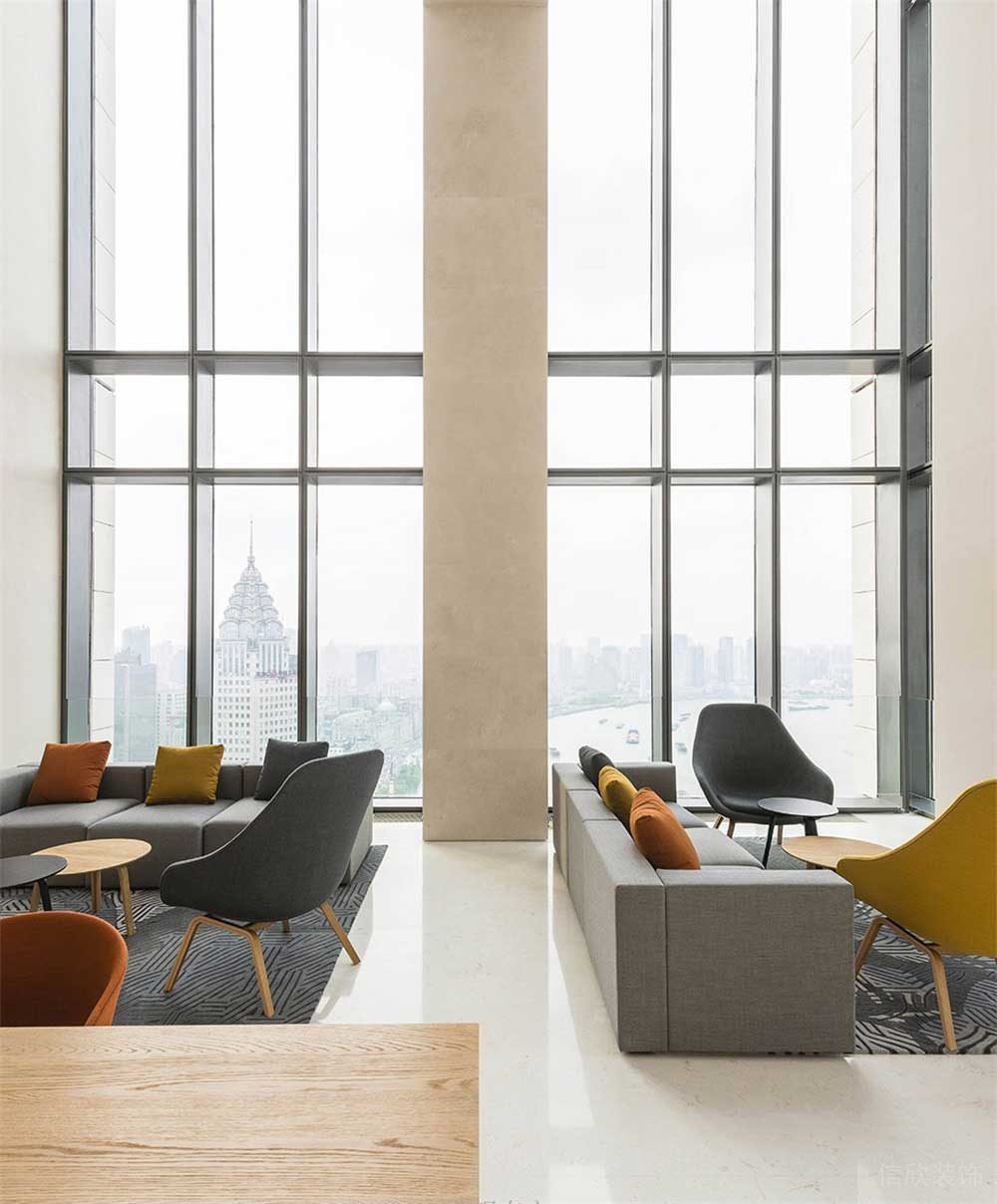 辦公樓撞色設(shè)計工作室落地窗大堂休息等候區(qū)域設(shè)計