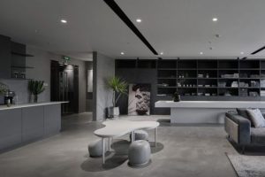 商務(wù)風(fēng)黑色簡約風(fēng)裝修弧線沙發(fā)設(shè)計(jì)全屋定制員工休息區(qū)辦公室裝修