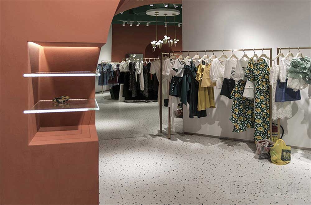 聯(lián)曼服裝店裝修設(shè)計(jì)方案8
