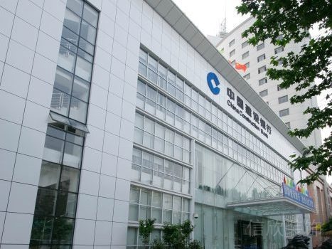 銀行辦公樓現(xiàn)代外置玻璃通體設(shè)計(jì)