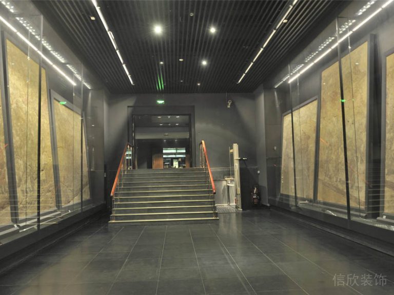 階梯式過(guò)道博物館藝術(shù)展玻璃溫度恒溫展柜效果圖