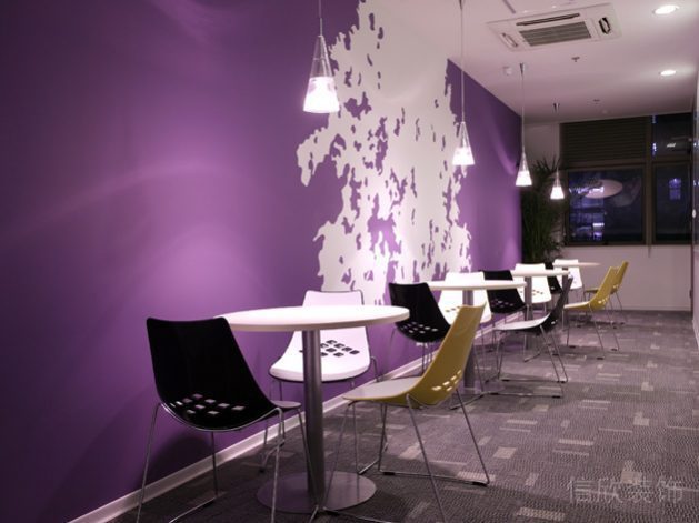紫色墻體設(shè)計效果圖簡約洽談室過道等候區(qū)裝修設(shè)計