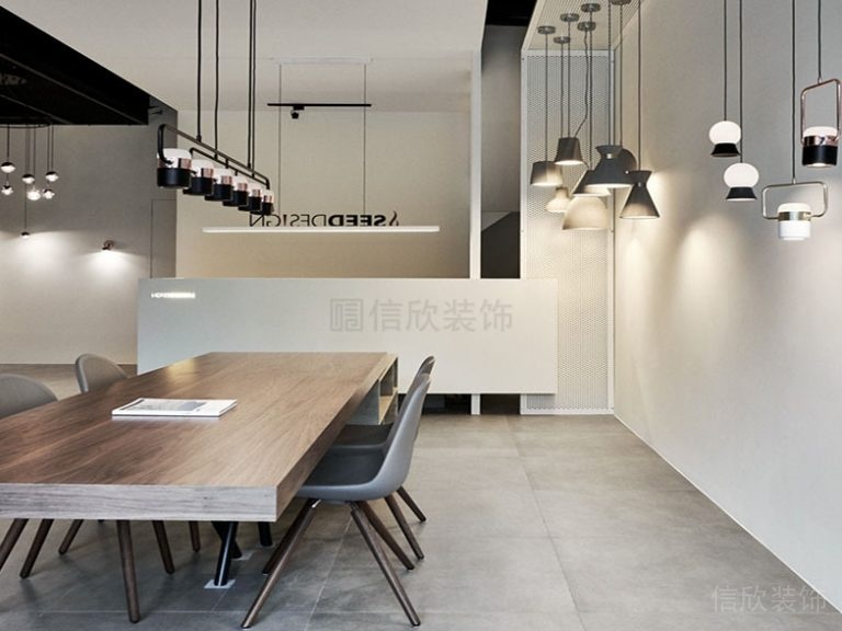 木質(zhì)會(huì)議室天花設(shè)計(jì)效果圖黑白色調(diào)裝修工作室