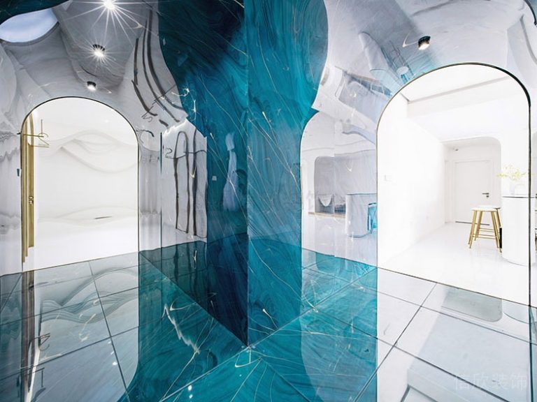 輕奢風(fēng)拱形過道裝修設(shè)計對稱式鏡面設(shè)計辦公室效果