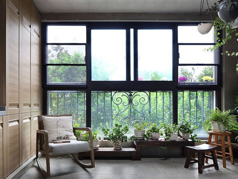 木質(zhì)收納墻柜綠蘿微景觀陽臺開放式區(qū)域裝修設(shè)計效果圖家裝