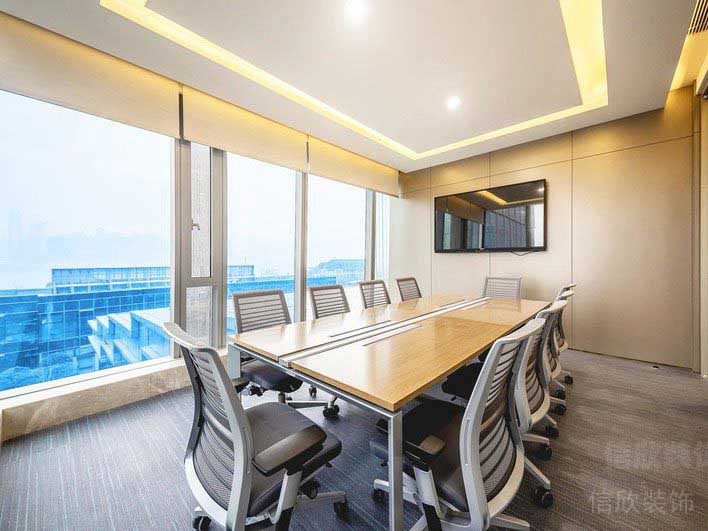 會(huì)議室天花吊頂燈槽黃色的漫反射燈光