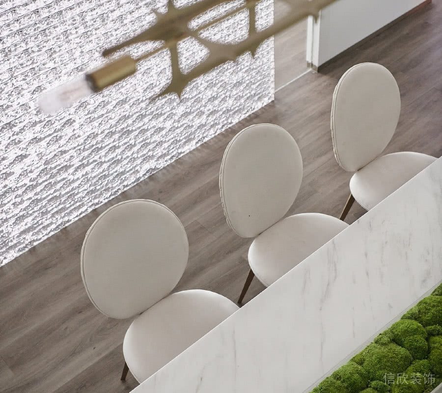 金色鏤空金屬創(chuàng)意造型吊頂大理石秋季區(qū)微景觀設計