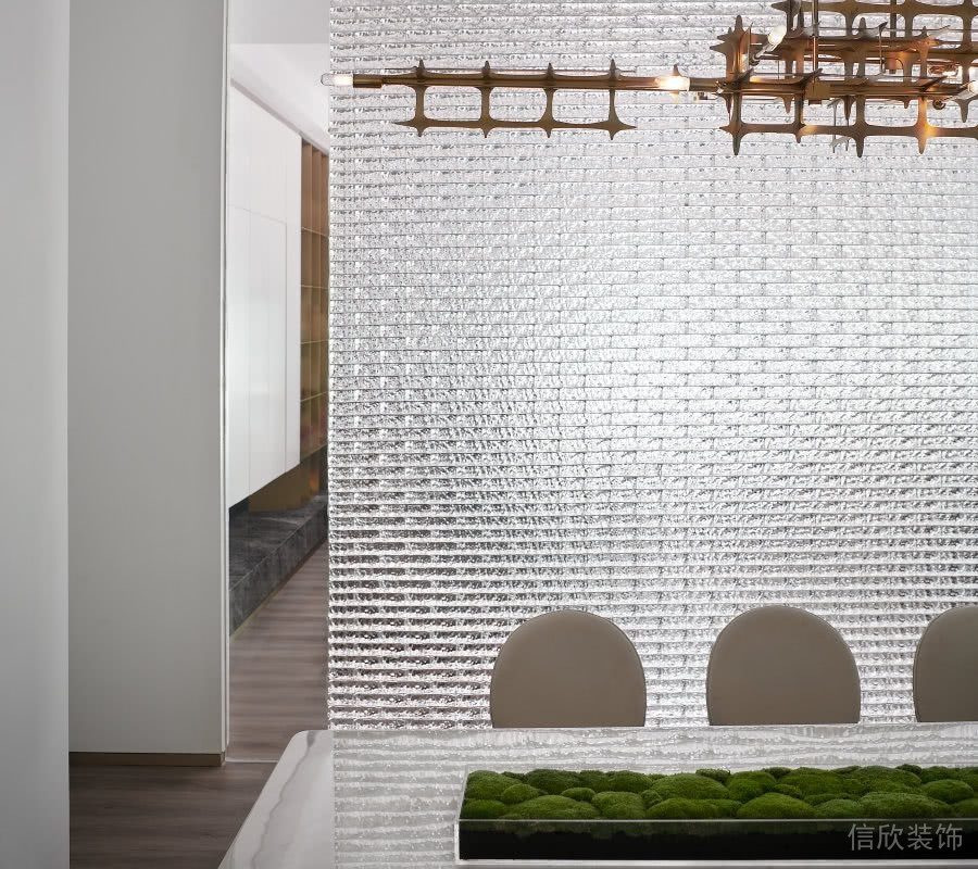 玻璃墻體隔斷創(chuàng)意直線長桌洽談室會(huì)議室裝修效果