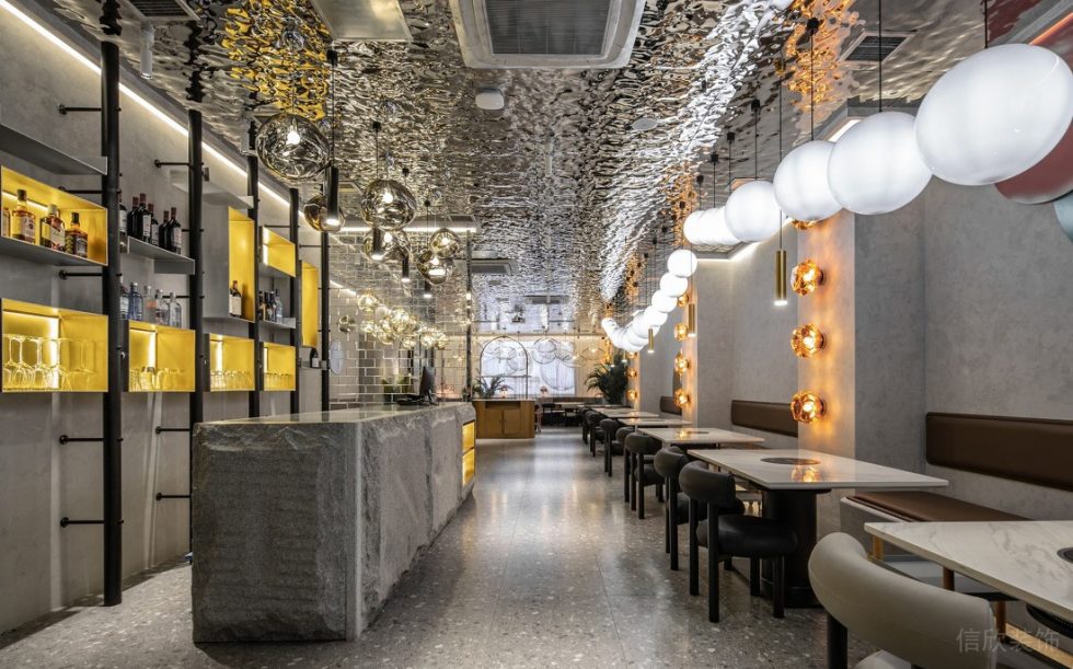 深圳福田天健時尚新天地輕奢風(fēng)格火鍋店裝修案例金屬裝飾酒架 深圳福田天健時尚新天地輕奢風(fēng)格火鍋店裝修案例金屬裝飾酒架