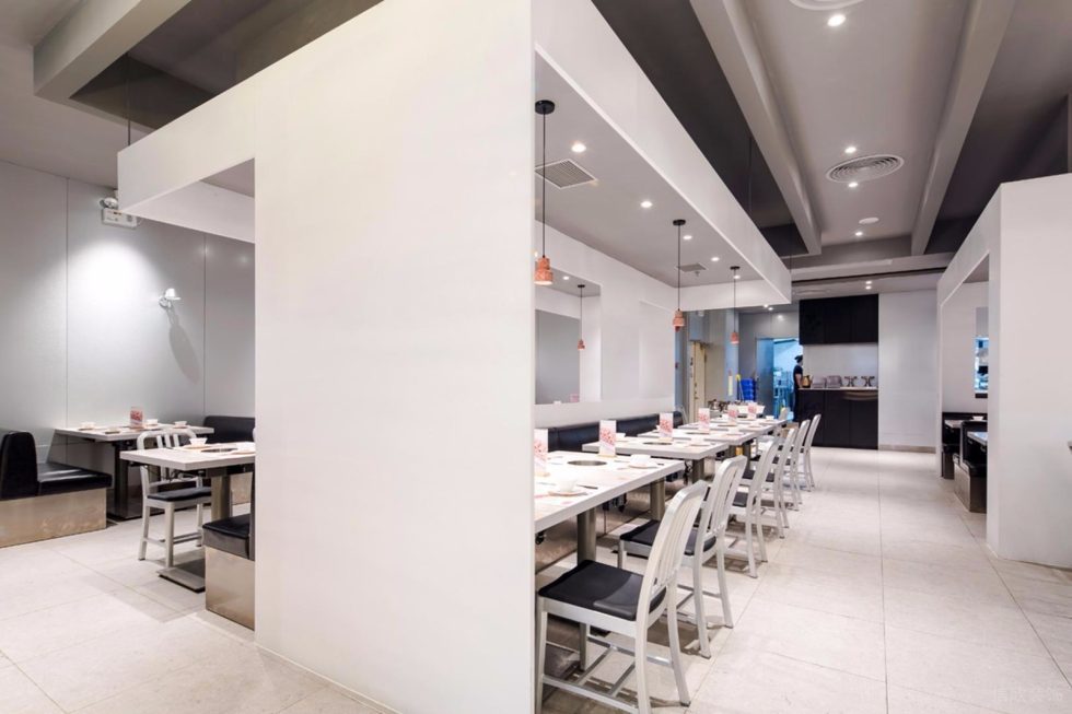 深圳龍崗金地龍城中央現(xiàn)代簡約風格火鍋店裝修案例墻面裝飾 深圳龍崗金地龍城中央現(xiàn)代簡約風格火鍋店裝修案例墻面裝飾