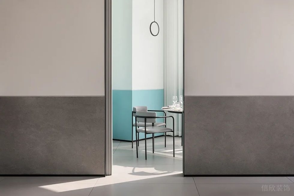 深圳羅湖東門鴻展中心城極簡(jiǎn)風(fēng)格川菜館裝修案例包廂過道墻面