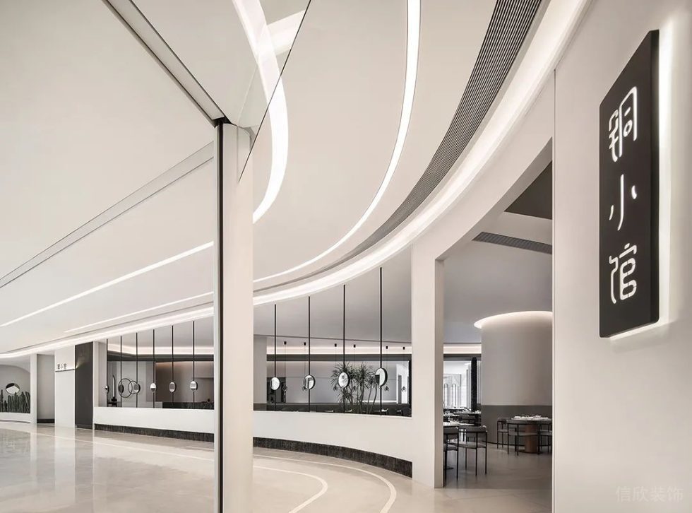 深圳羅湖東門鴻展中心城極簡(jiǎn)風(fēng)格川菜館裝修案例外立面門頭形象