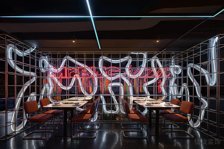 深圳羅湖京基鳳凰印象現(xiàn)代風(fēng)格火鍋店裝修案例矩形鋼架藝術(shù)隔斷