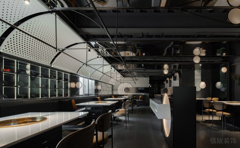 深圳龍華中海匯德理工業(yè)風火鍋店裝修案例地面鋪設