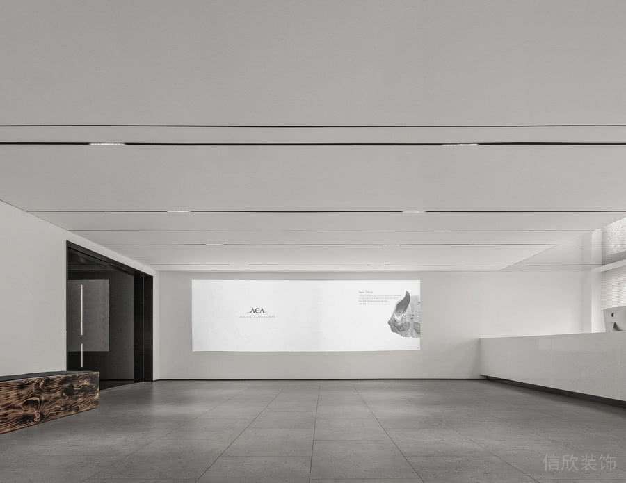 辦公室前臺(tái)區(qū)平面天花吊頂黑色條形燈帶