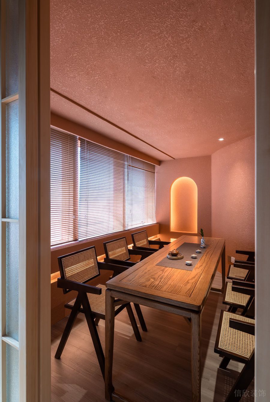深圳寶安中洲華府暖色調(diào)極簡(jiǎn)風(fēng)格茶館裝修案例六人包廂色彩搭配 深圳寶安中洲華府暖色調(diào)極簡(jiǎn)風(fēng)格茶館裝修案例六人包廂色彩搭配