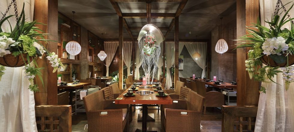 深圳福田航苑大廈田園風(fēng)格火鍋餐廳裝修案例家具組合