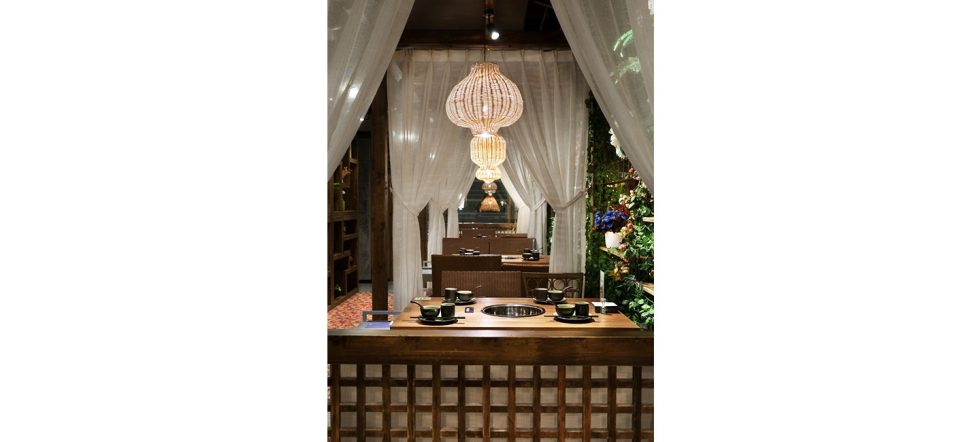 深圳福田航苑大廈田園風(fēng)格火鍋餐廳裝修案例卡座