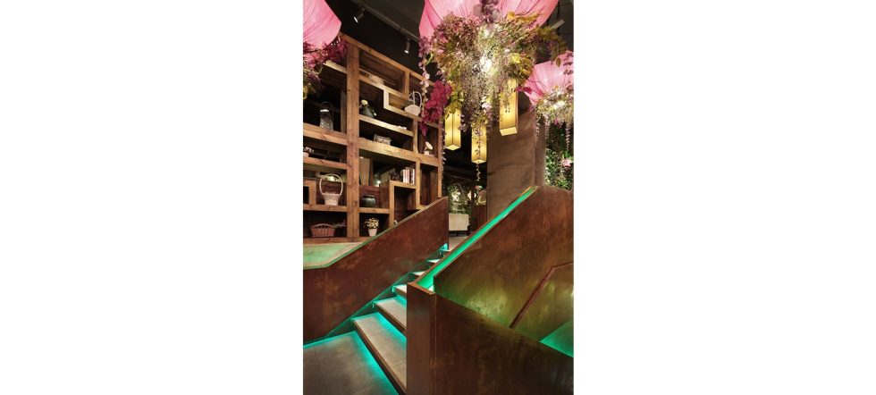 深圳福田航苑大廈田園風(fēng)格火鍋餐廳裝修案例樓梯