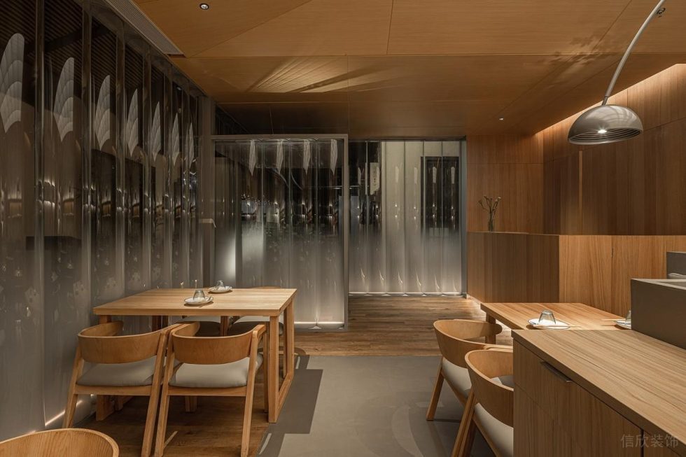 深圳龍崗陽光廣場現(xiàn)代中式風格私房菜餐廳裝修案例地面鋪貼