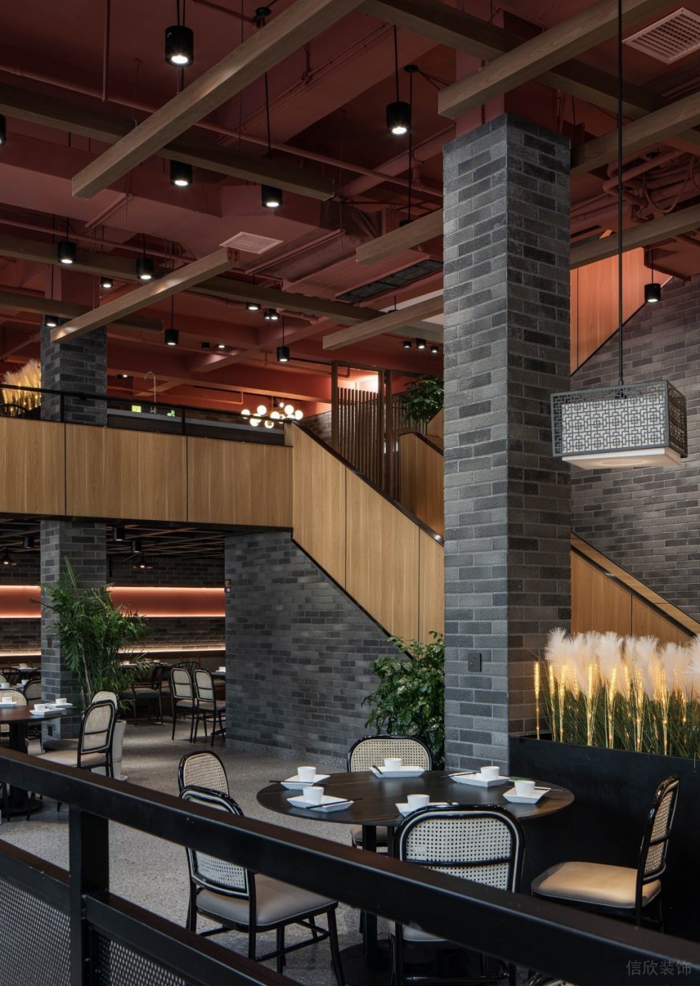 深圳龍崗中糧祥云新中式風(fēng)格粉面店裝修案例樓梯