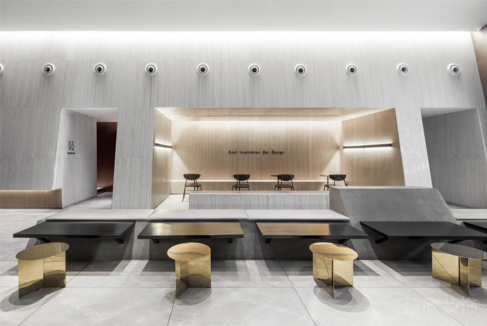 深圳龍崗正中風(fēng)臨國(guó)際中心現(xiàn)代工業(yè)風(fēng)喜茶冷飲店裝修案例二層用餐區(qū)