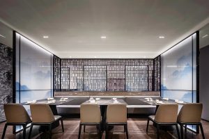 深圳龍華保利悅都現(xiàn)代新中式風(fēng)格江浙菜餐廳裝修案例二層用餐大廳訂制卡座效果圖