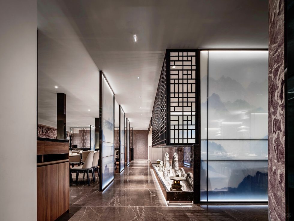 深圳龍華保利悅都現(xiàn)代新中式風(fēng)格江浙菜餐廳裝修案例二層用餐大廳過道藝術(shù)景觀