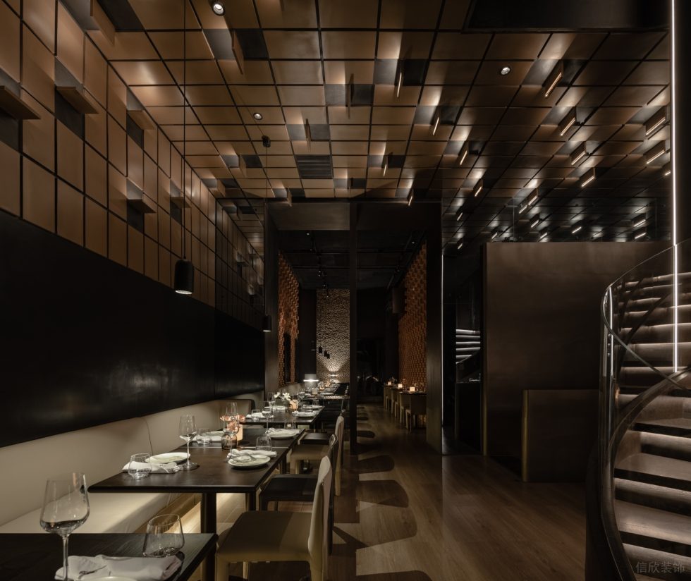 深圳南山怡海廣場輕奢風(fēng)格酒吧裝修案例天花