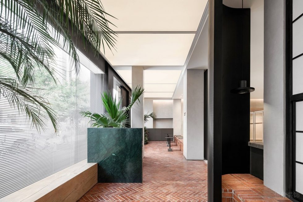 深圳市寶安區(qū)西鄉(xiāng)現(xiàn)代風(fēng)wei Stuff服裝店裝修設(shè)計休息區(qū)