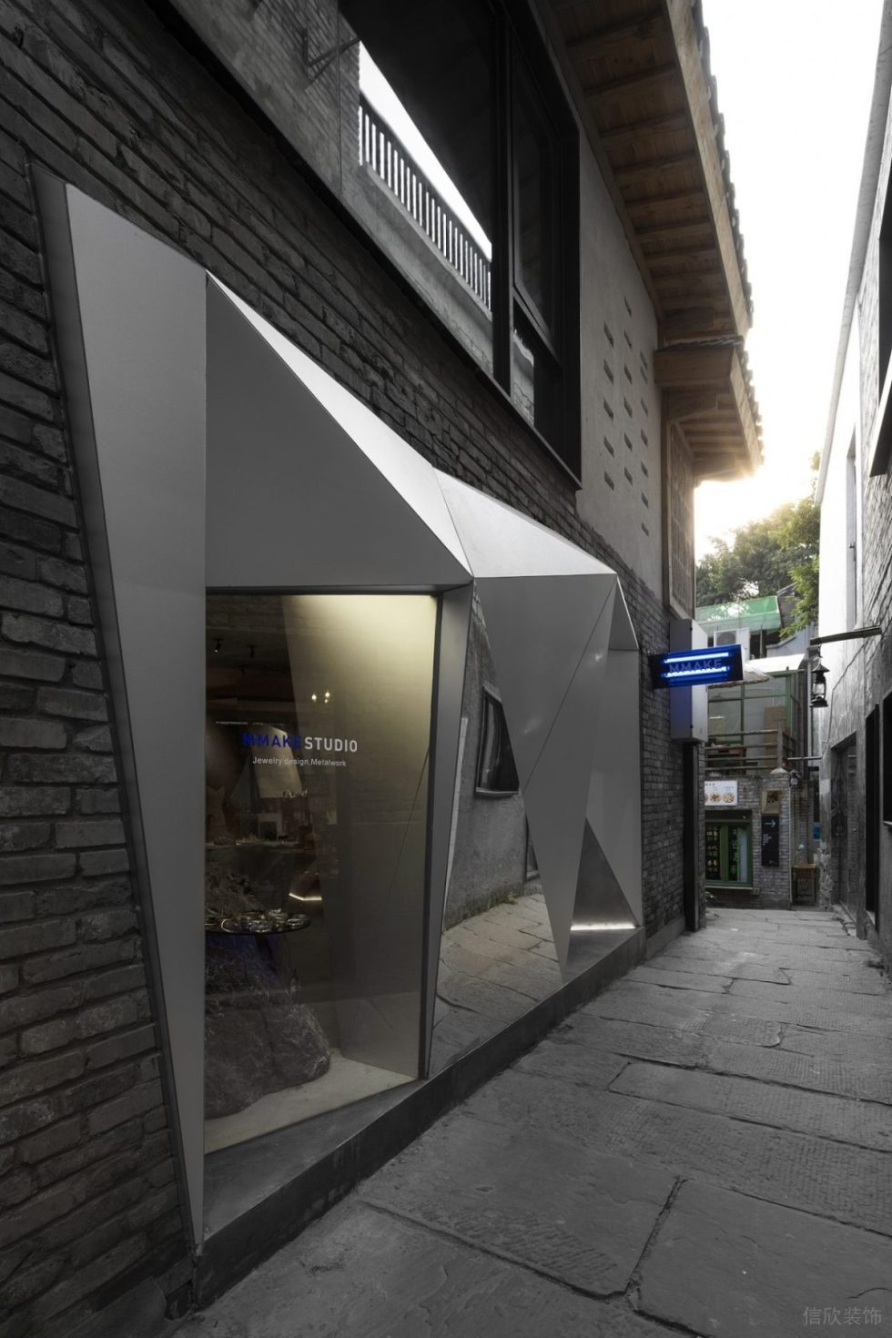 深圳市寶安區(qū)西鄉(xiāng)現(xiàn)代風(fēng)飾品店概念店裝修設(shè)計(jì)門廳