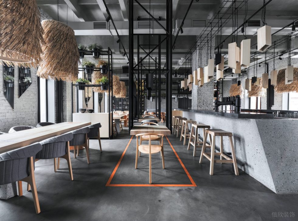 深圳市寶安中心區(qū)個性自然風(fēng)超美國外餐飲店鋪設(shè)計大廳