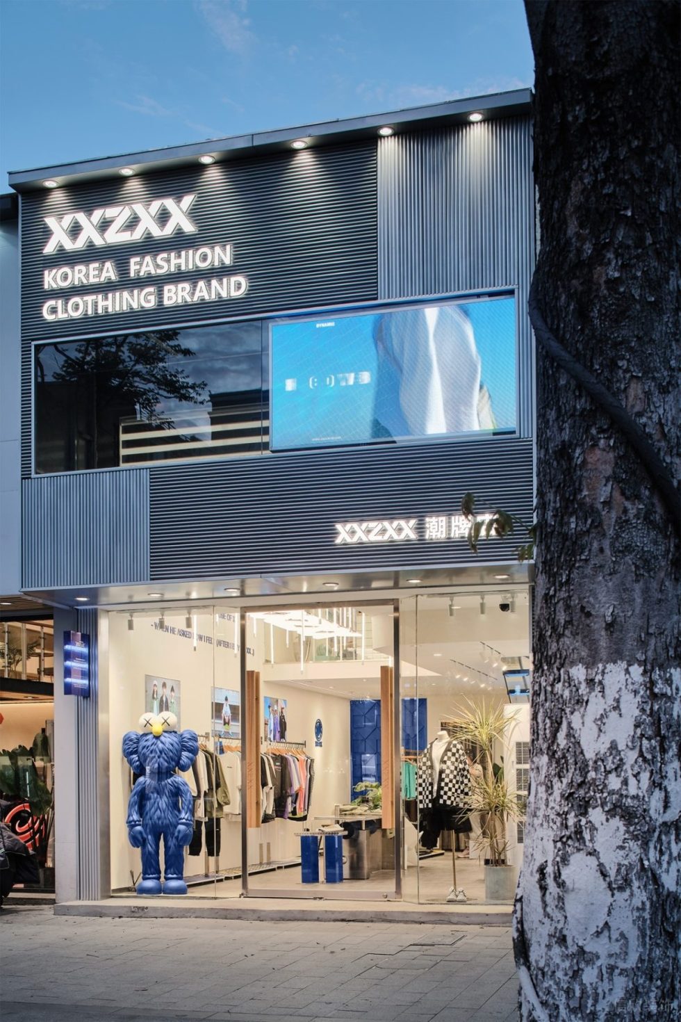 深圳市龍華區(qū)大浪潮牌店裝修玻璃門面外觀設(shè)計(jì) 深圳市龍華區(qū)大浪潮牌店裝修玻璃門面外觀設(shè)計(jì)