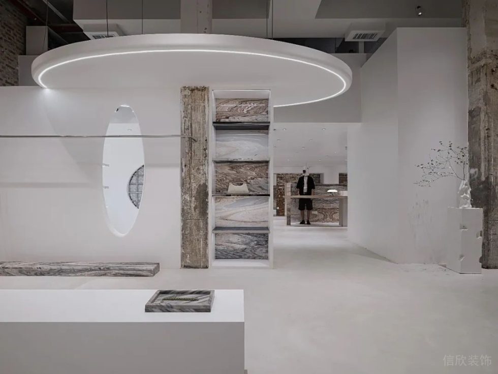 深圳市龍華去觀瀾現(xiàn)代風(fēng)服裝店裝修設(shè)計(jì)圓形白色石膏板吊頂 深圳市龍華去觀瀾現(xiàn)代風(fēng)服裝店裝修設(shè)計(jì)圓形白色石膏板吊頂