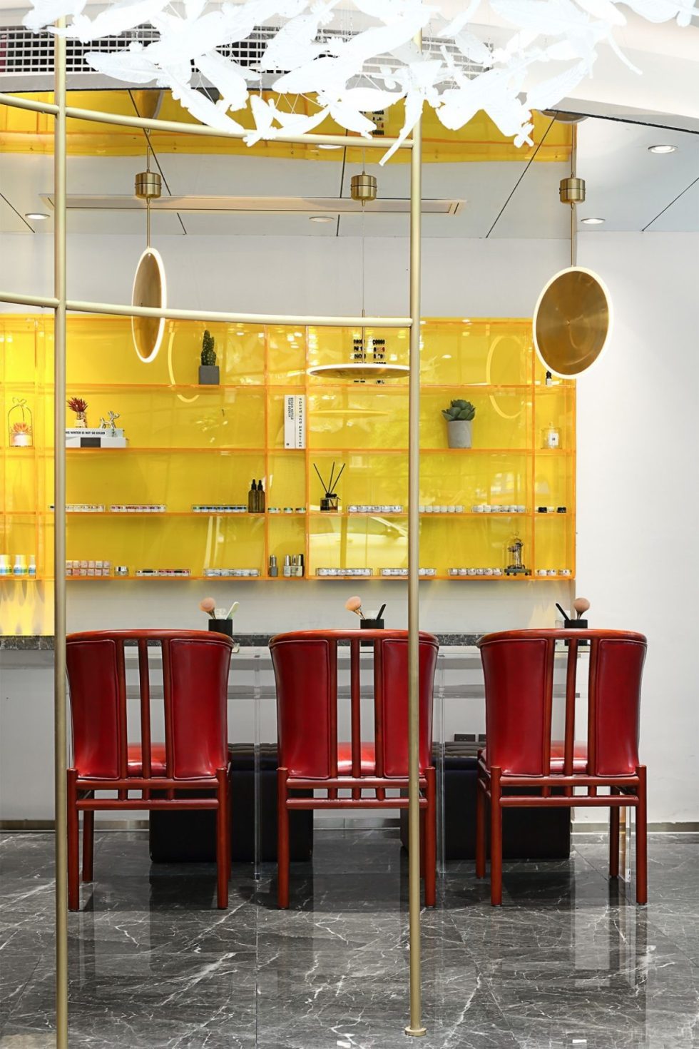 深圳市南山區(qū)南油現(xiàn)代風服裝店裝修設計美甲區(qū) 深圳市南山區(qū)南油現(xiàn)代風服裝店裝修設計美甲區(qū)