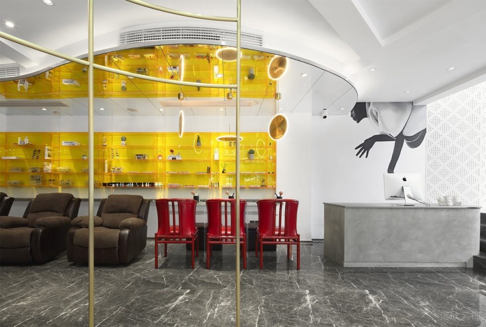 深圳市南山區(qū)南油現(xiàn)代風服裝店裝修設計前臺 深圳市南山區(qū)南油現(xiàn)代風服裝店裝修設計前臺