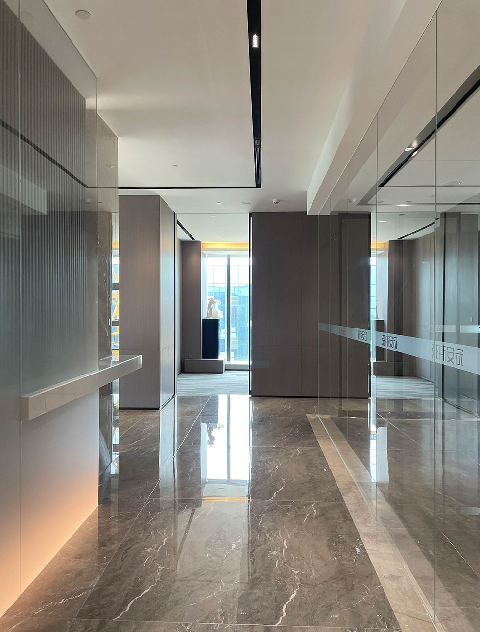 福田梅林辦公室過道裝修設(shè)計圖 福田梅林辦公室過道裝修設(shè)計圖