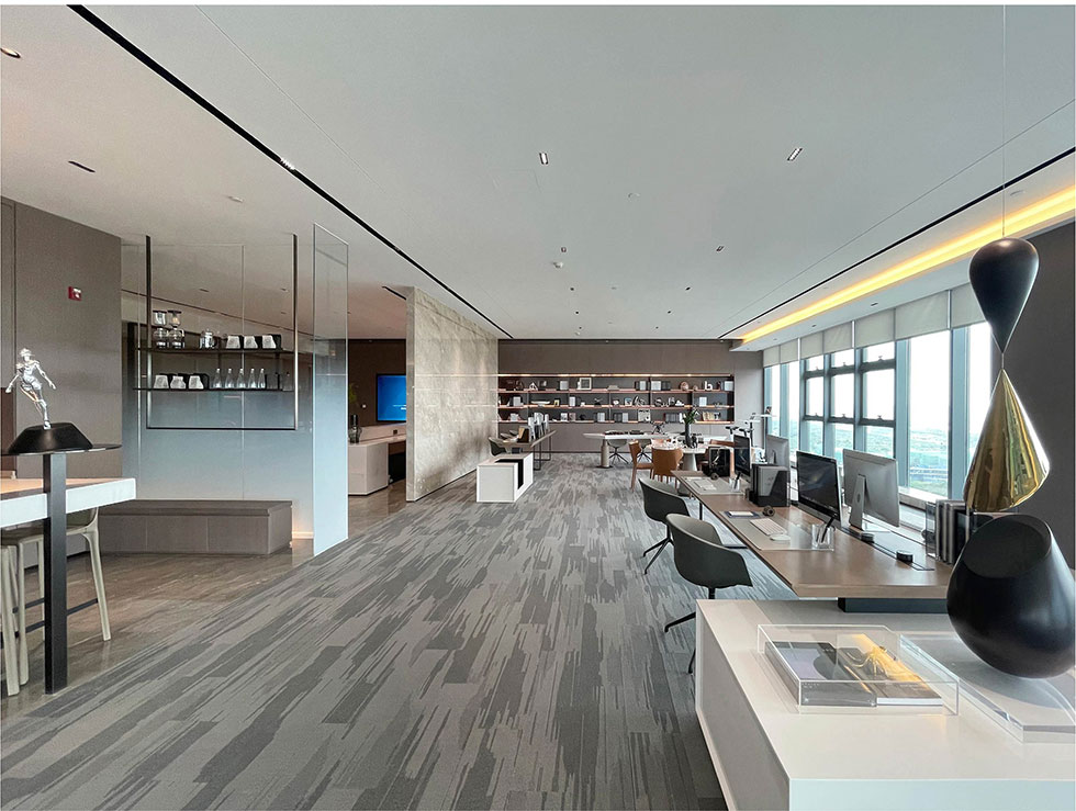 采光極好的辦公室公共區(qū)域 采光極好的辦公室公共區(qū)域