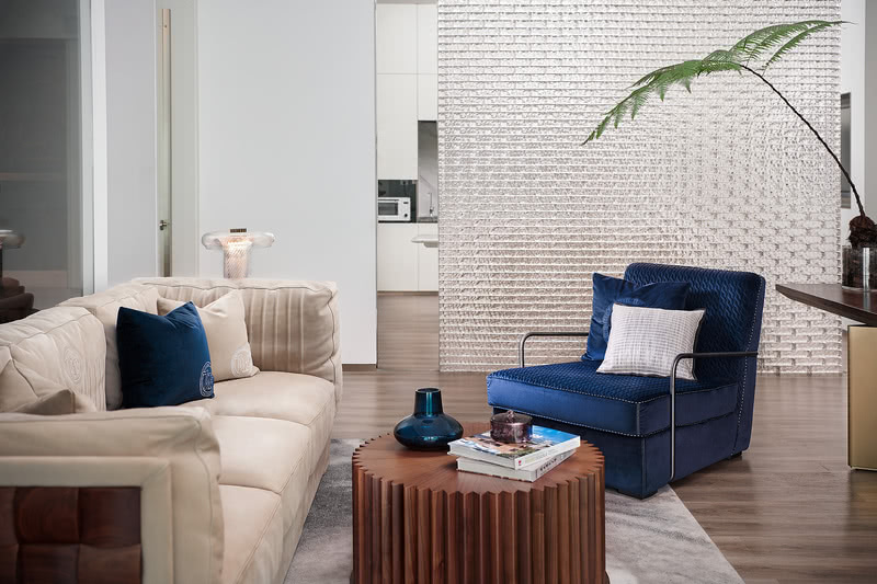 總經理辦公室休息區(qū)布藝沙發(fā)實木茶幾