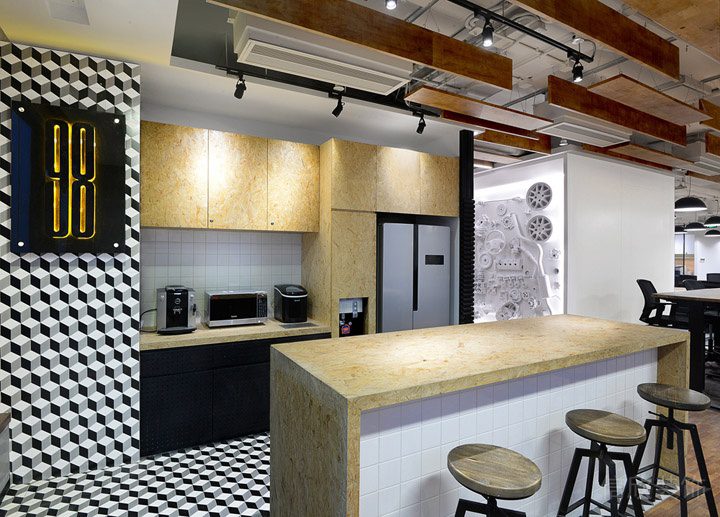 深圳寶安稻興環(huán)球科創(chuàng)中心900平方米現(xiàn)代工業(yè)風(fēng)辦公室裝修案例茶水間