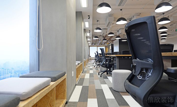 深圳寶安稻興環(huán)球科創(chuàng)中心900平方米現(xiàn)代工業(yè)風(fēng)辦公室裝修案例辦公大廳
