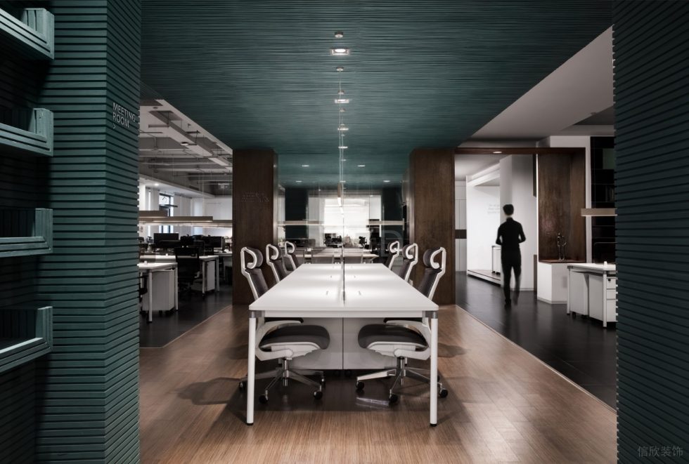 后現(xiàn)代工業(yè)風辦公室工作區(qū)裝修案例
