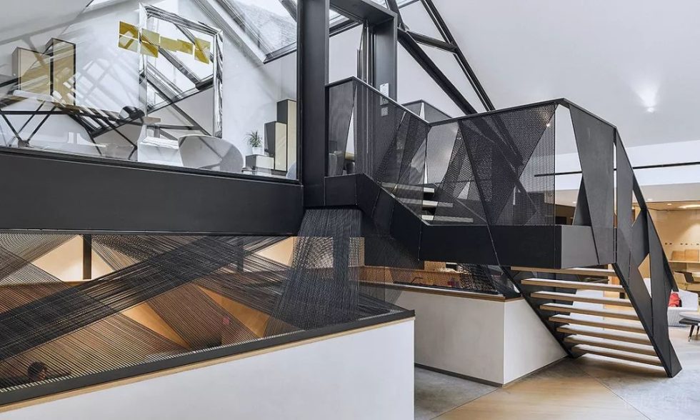 深圳龍崗云里智能園500平方米北歐工業(yè)風(fēng)辦公室裝修案例樓梯