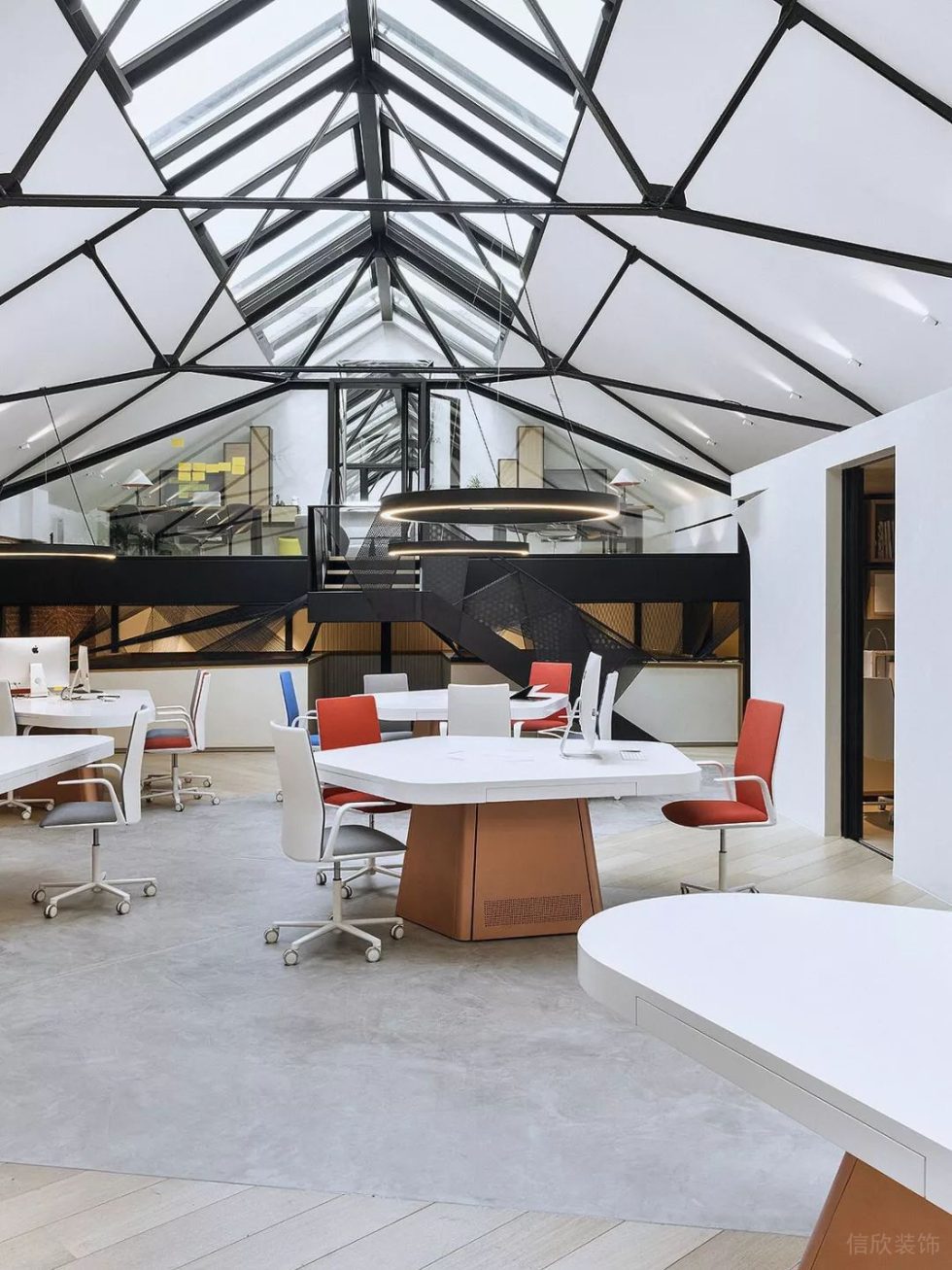 深圳龍崗云里智能園500平方米北歐工業(yè)風(fēng)辦公室裝修案例辦公大廳