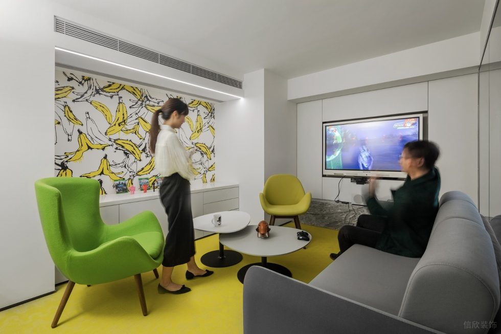 深圳羅湖寶能中心大廈1100平方米清新簡(jiǎn)約風(fēng)復(fù)式公司裝修案例娛樂(lè)室