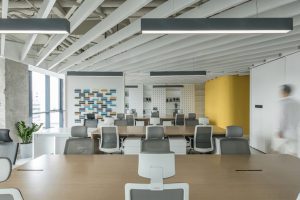 深圳羅湖深城投中心800平方米簡(jiǎn)約工業(yè)風(fēng)辦公室裝修案例辦公區(qū)效果圖