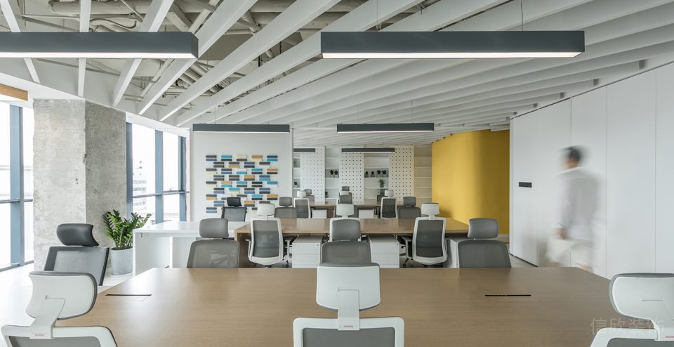 深圳羅湖深城投中心800平方米簡(jiǎn)約工業(yè)風(fēng)辦公室裝修案例辦公區(qū)效果圖