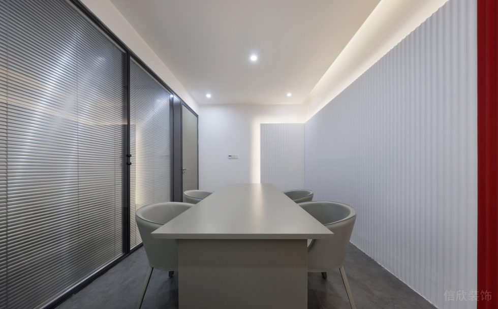 深圳龍華壹成環(huán)智中心1500平方米現(xiàn)代簡約風(fēng)格辦公室裝修案例洽談室