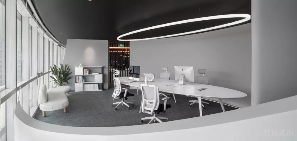 深圳南山同方信息港600平方米黑白灰色調(diào)現(xiàn)代科技風(fēng)公司裝修案例多媒體商務(wù)洽談室