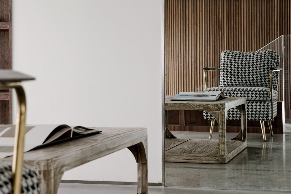 深圳市寶安區(qū)松崗現(xiàn)代風(fēng)redefine西服定制店裝修設(shè)計(jì)原木茶幾 深圳市寶安區(qū)松崗現(xiàn)代風(fēng)redefine西服定制店裝修設(shè)計(jì)原木茶幾